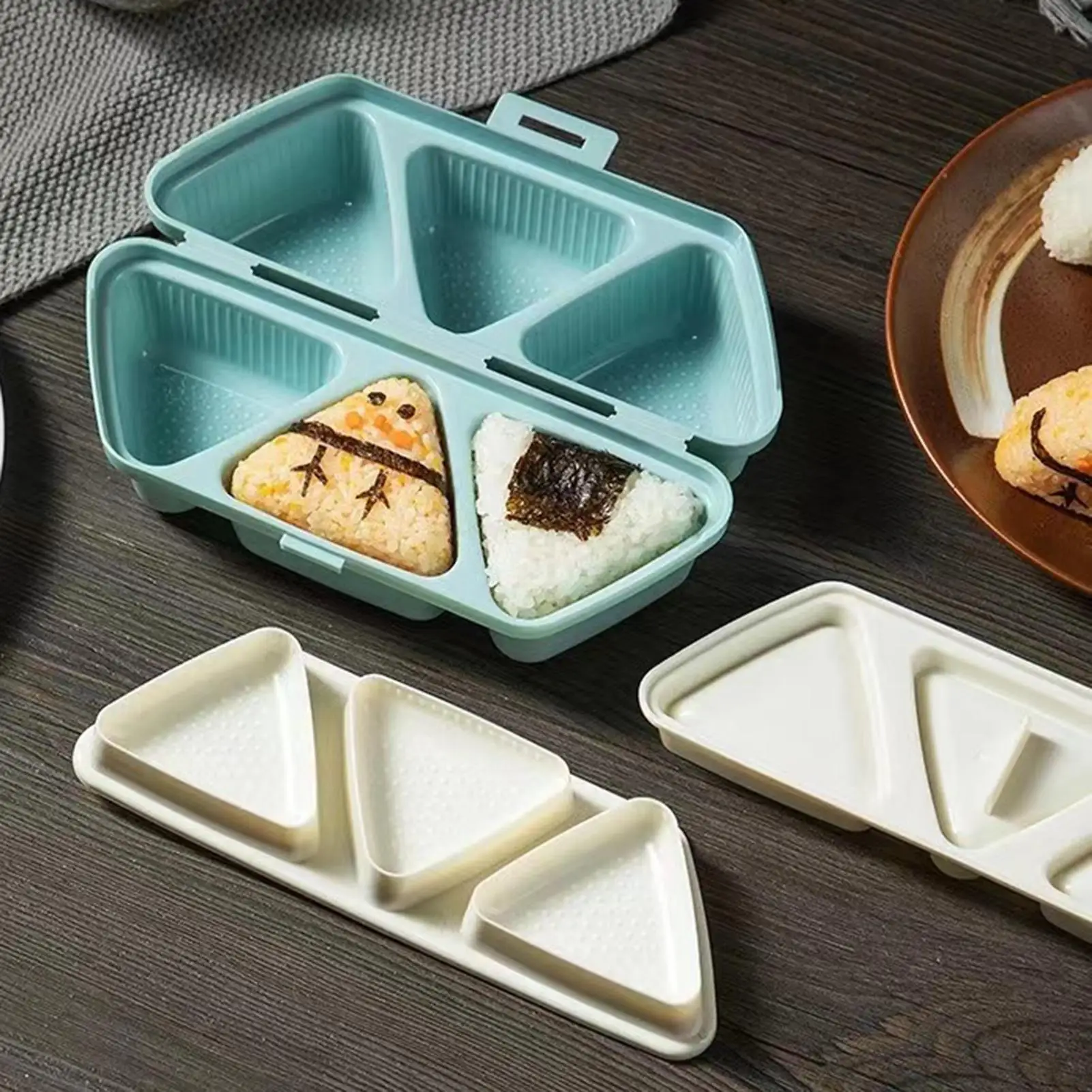 寿司型メーカー 6個取り三角形おにぎり型 弁当箱ツール ノン - Meal Prep With Rice のレビューと価格
